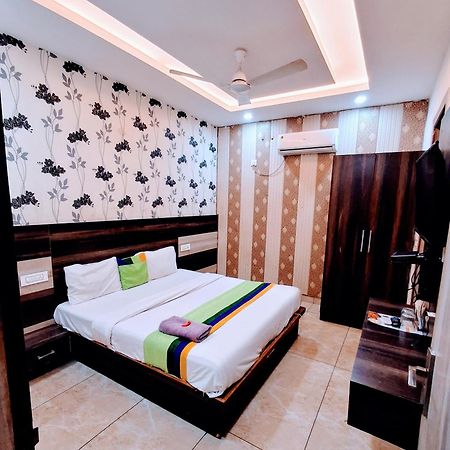 Hotel Welcome Residency Zirakpur Exterior photo