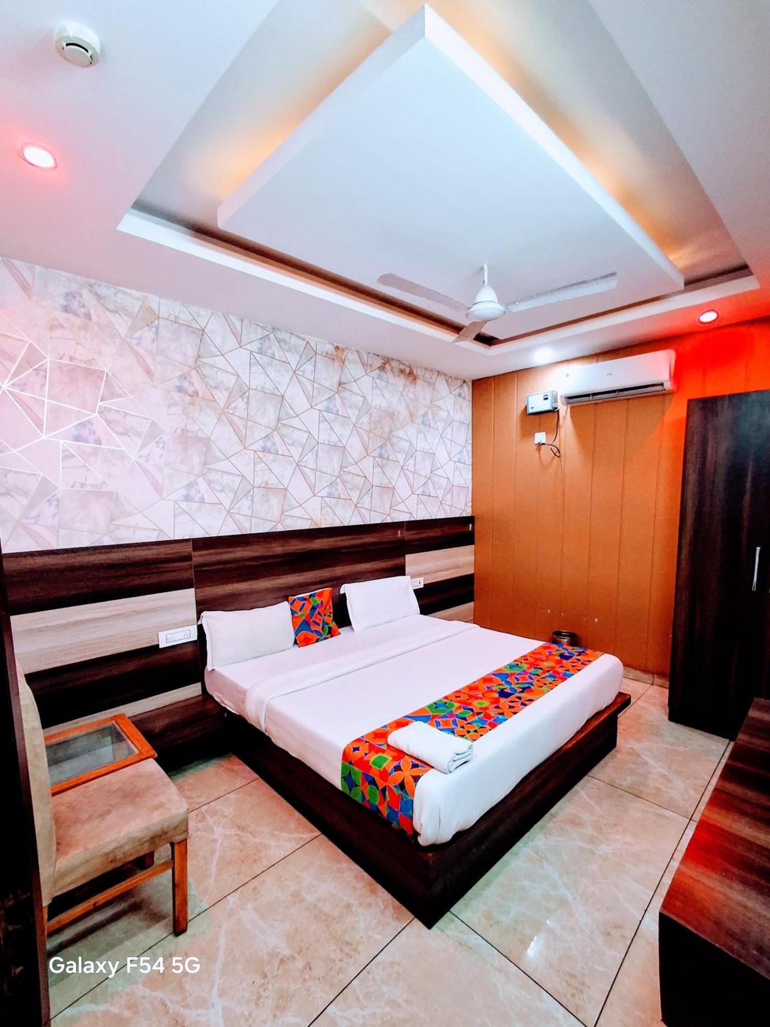 Hotel Welcome Residency Zirakpur Exterior photo